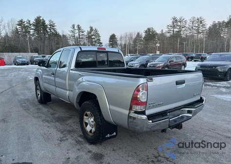 2011 Toyota Tacoma Base V6 z USA, uszkodzony, nr VIN 5TFUU4EN4BX014818